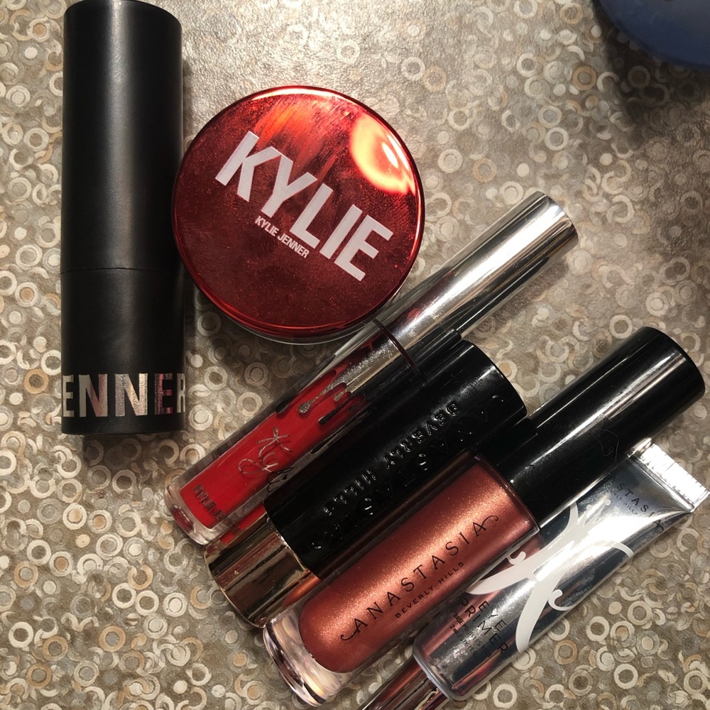 Makeup bundle